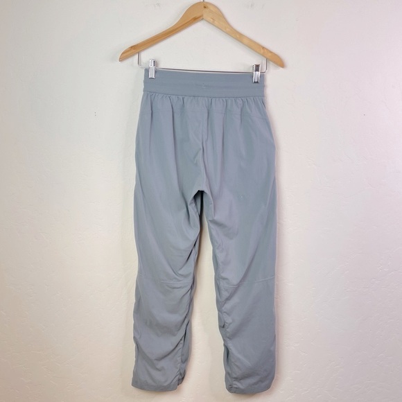 Lululemon 2021 Beyond the Studio Crop Pants in 
Rhino Grey Size 4 Style W6BJBS - Picture 5 of 16